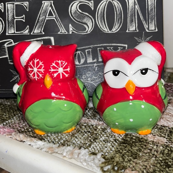 Pfaltzgraff Other - Christmas owls Salt& Pepper shakers - Pfaltzgraff Collections